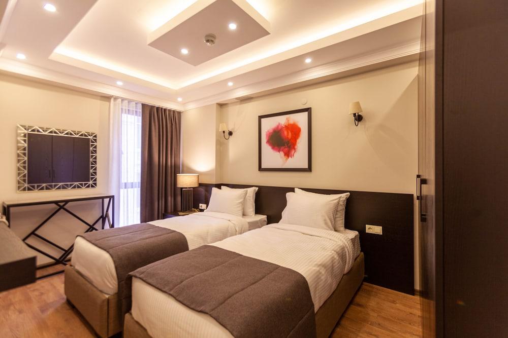 Lilium Luxury Suites