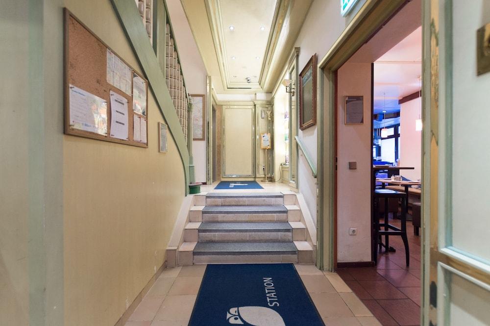 Smart Stay Hotel Station 1