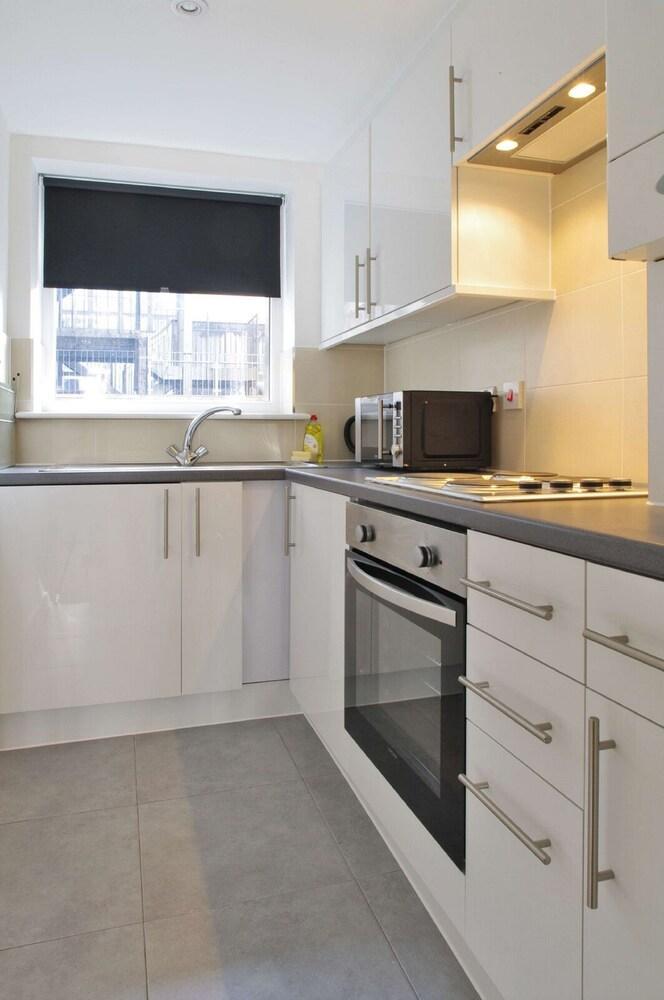 The London Agent Fitzrovia Studio 2 2