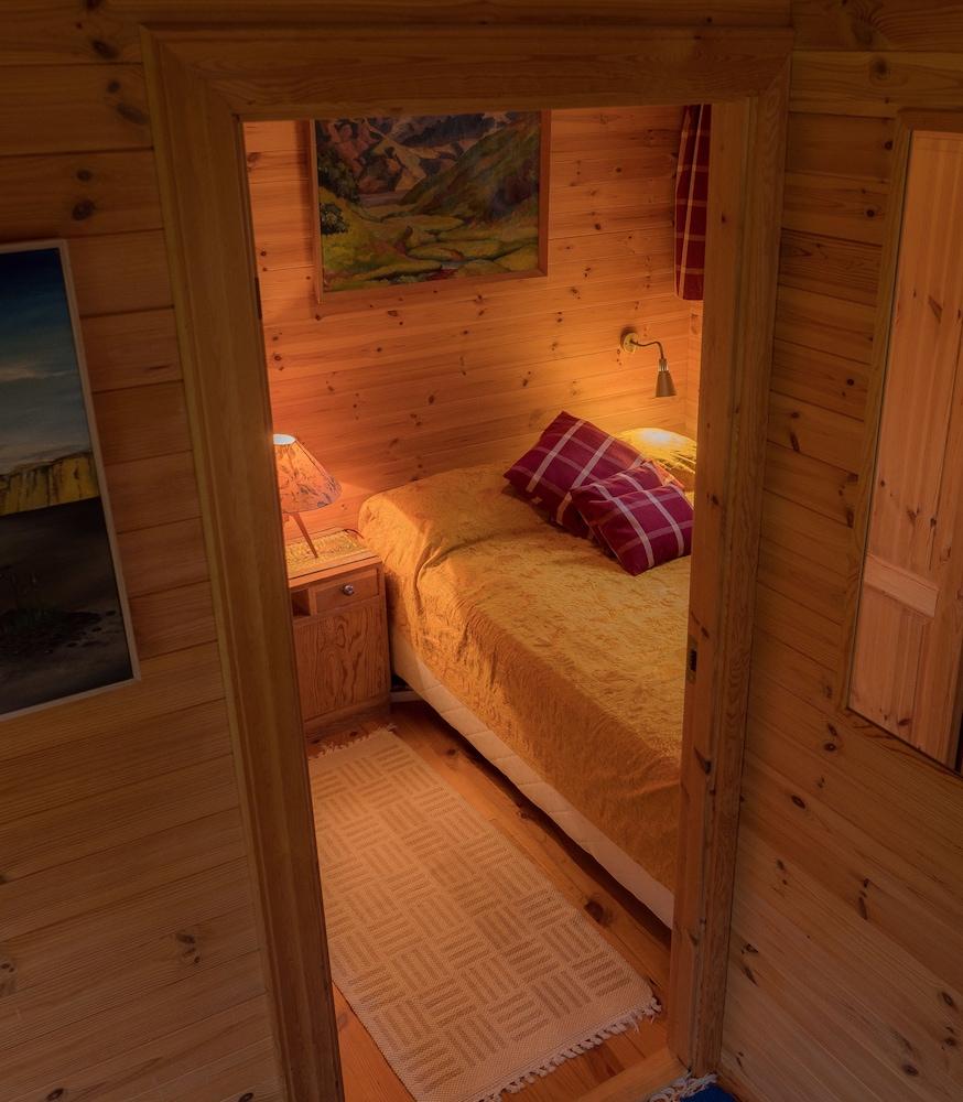 Beautiful Cozy Cottage 1