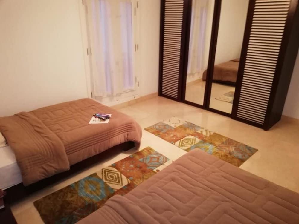 2 Bedrooms at Elgouna Marina Stuning View 2