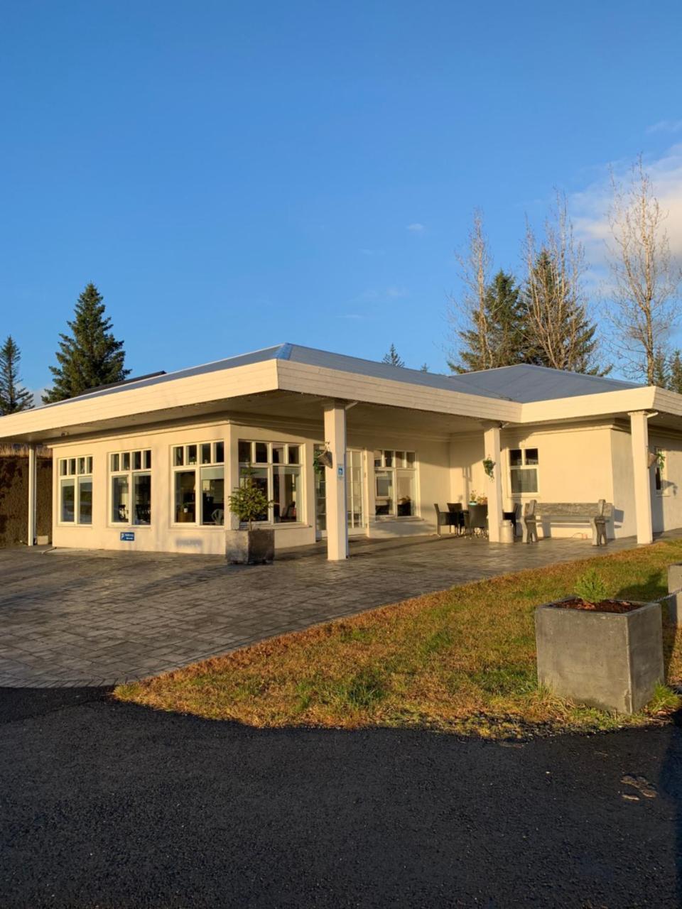 Varmi Guesthouse Apartments & Rooms