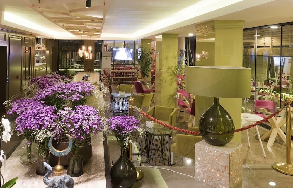 Nun by Laren Hotels 2