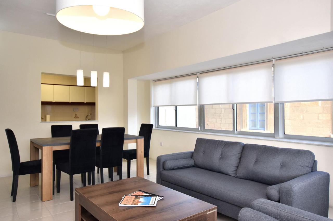 2 Bedroom Apartment - Spacious, Bright & Central - 4 2