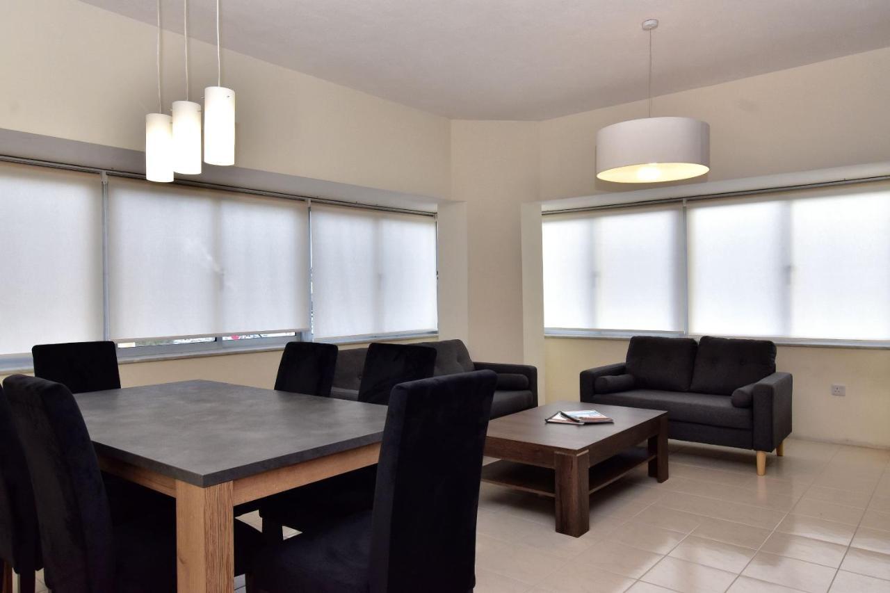 2 Bedroom Apartment - Spacious, Bright & Central - 4 1