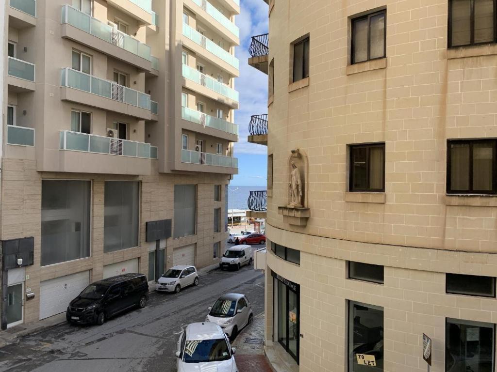 Large Apartment Close To Rocky Beach Mcre1-1 1