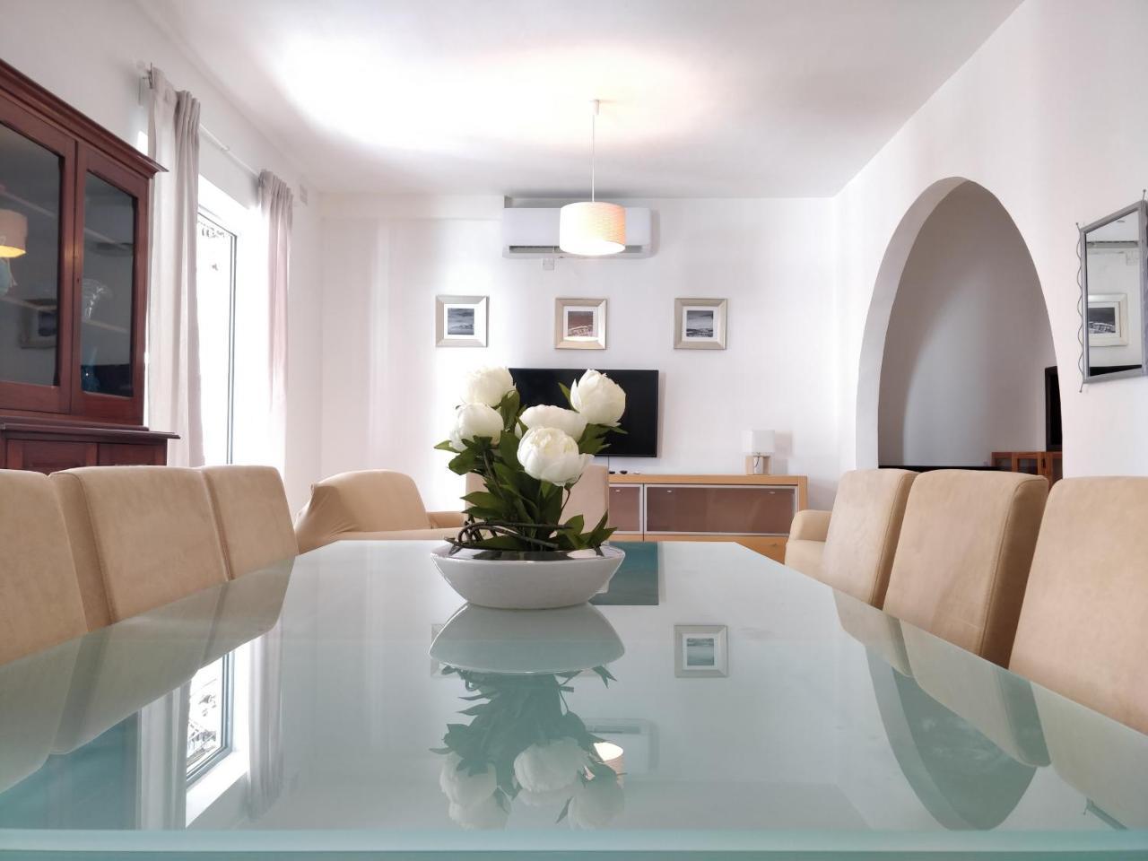 Large Apartment Close To Rocky Beach Mcre1-1