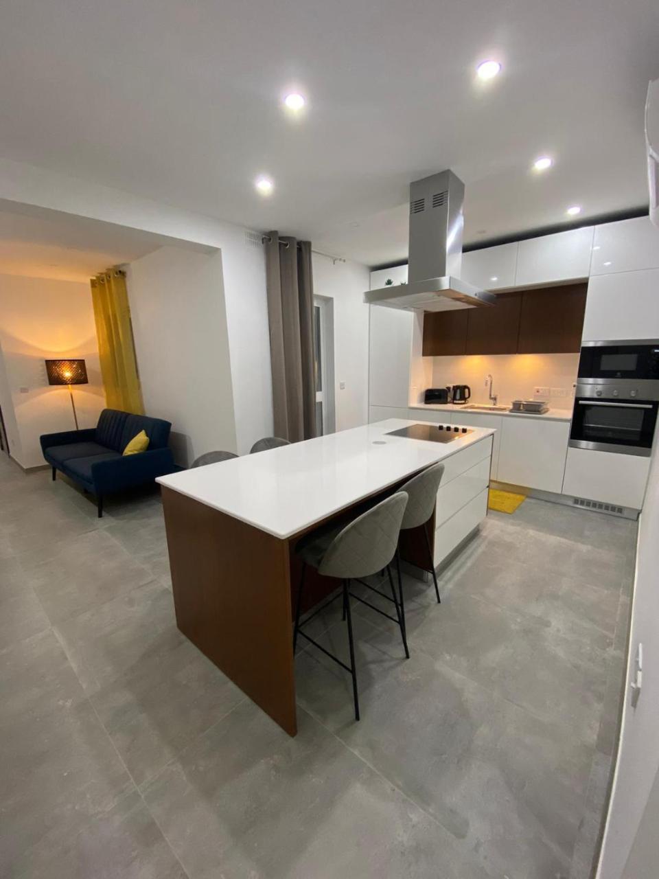 Gzira Two-Bedroom Apartment