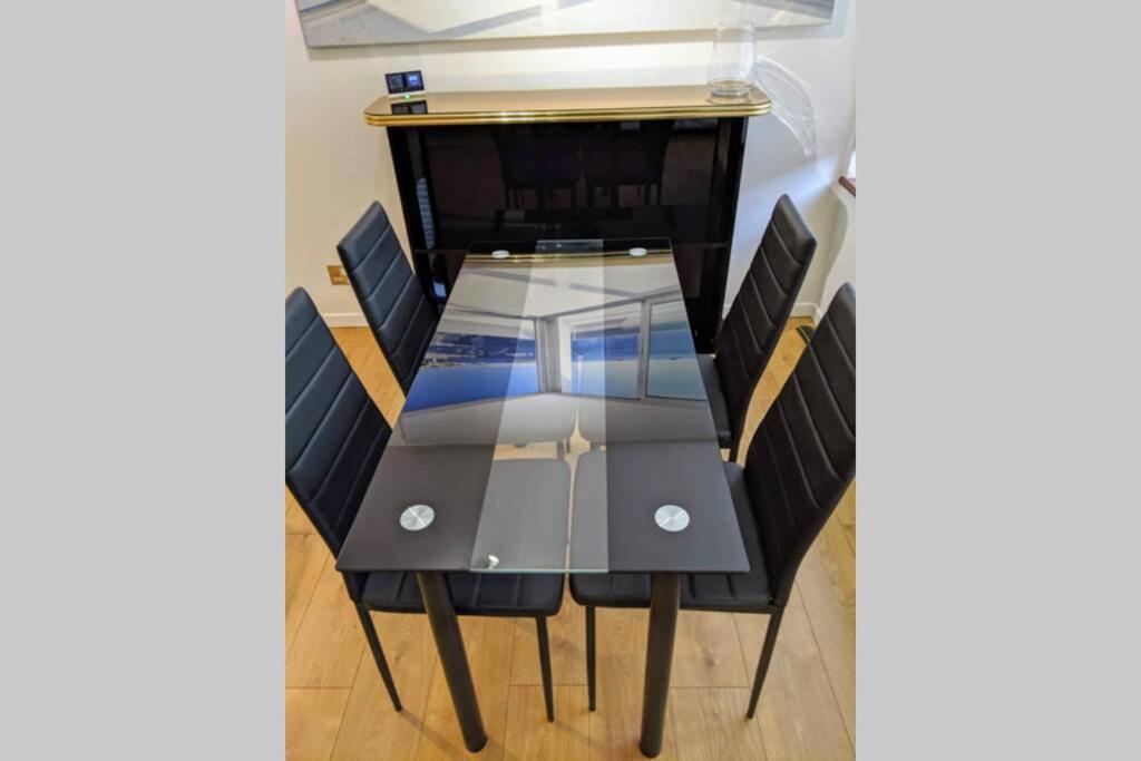 Studio with Parking in the Centre of London! 1