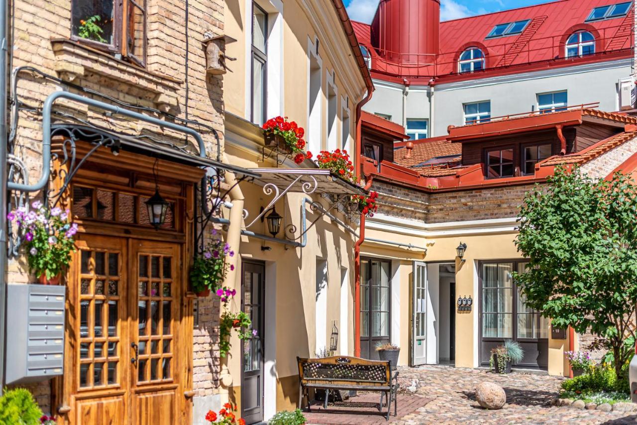 Modern Velvet Cathedral Square Studio 1