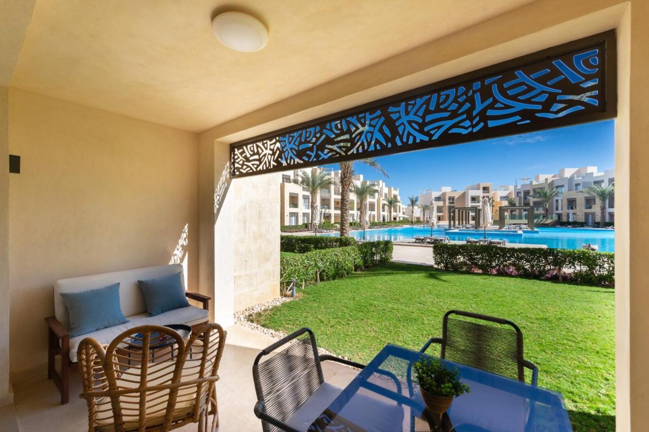 Elegant & Edgy 2 Br W Beach & Pool Mangroovy 1