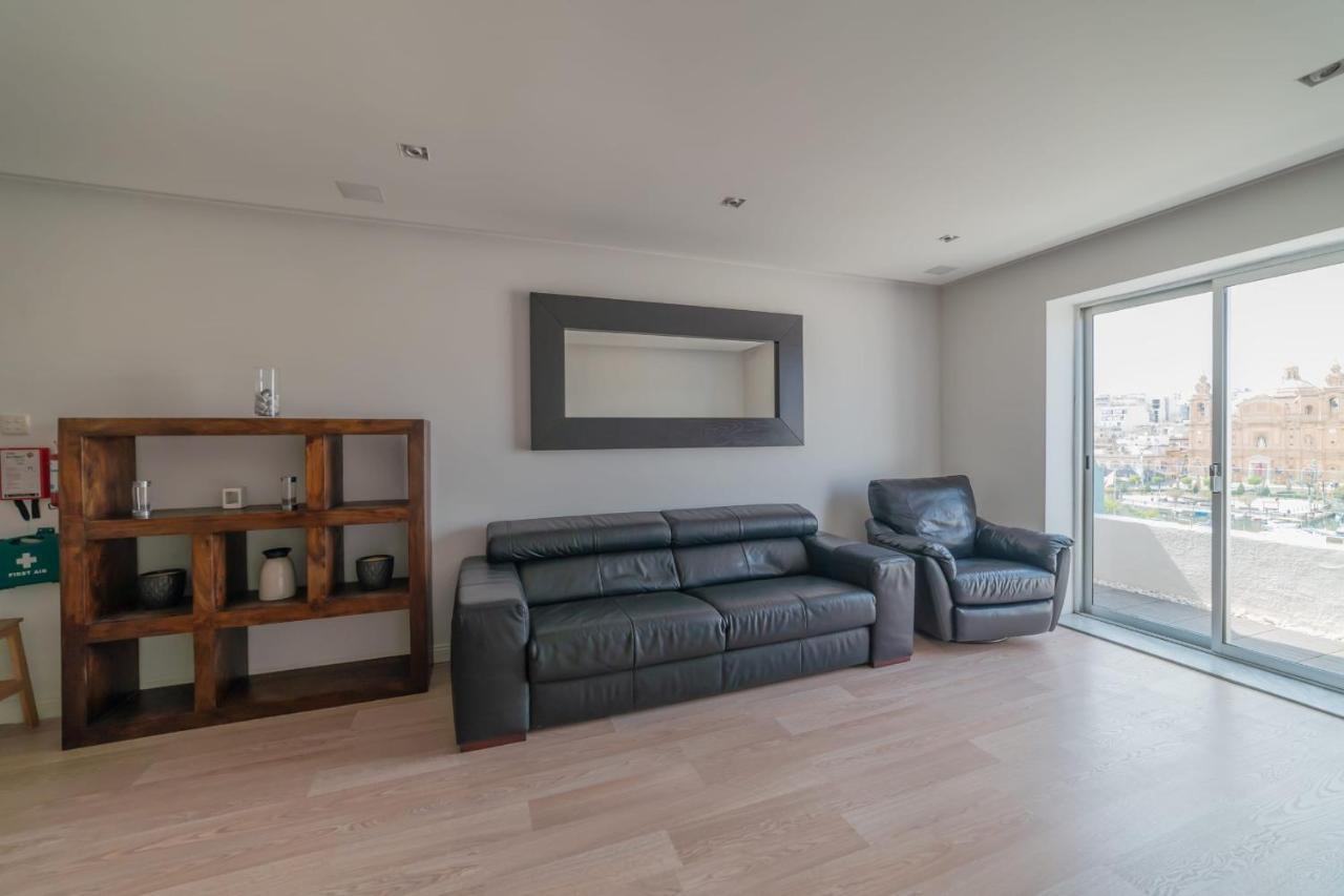 Seafront Apartment-Hosted by Sweetstay 1