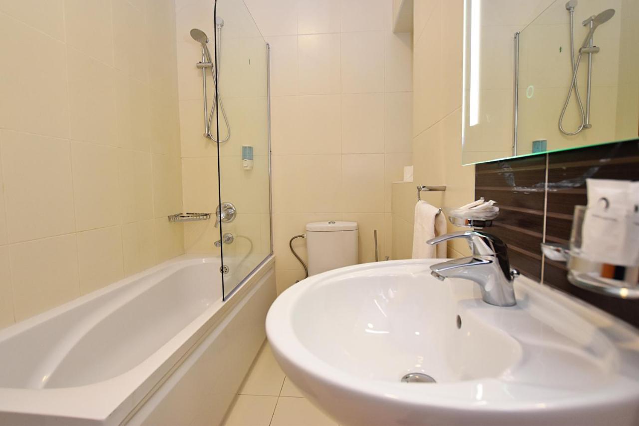 101 Moroni by Cast Renting 2