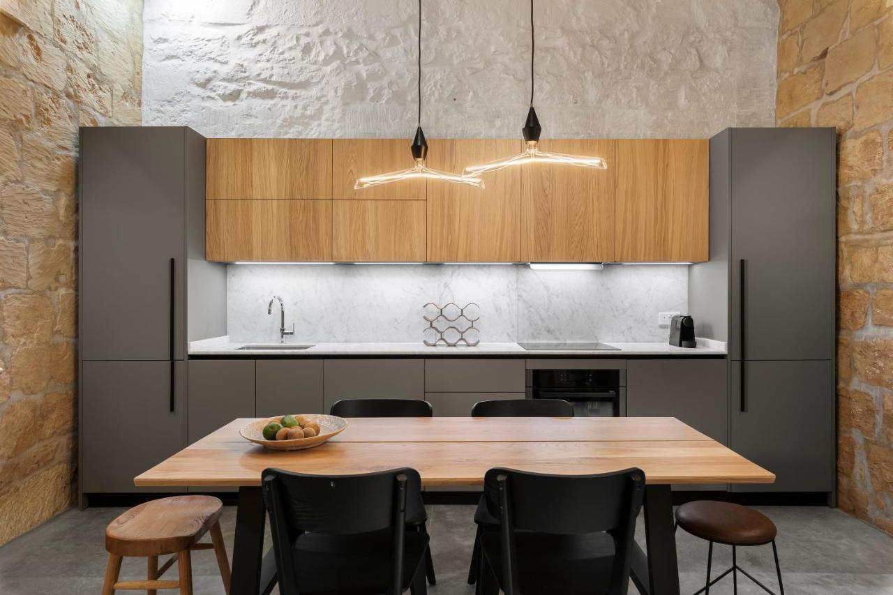 Numru 27 Expertly Restored Small House of Character