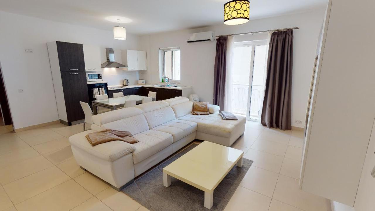St Julians - Balluta 2 Bedroom Apartment
