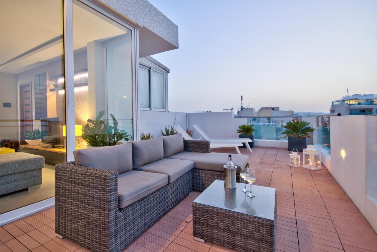 Magnificent Seafront 2-Bedroom Sliema Penthouse 2