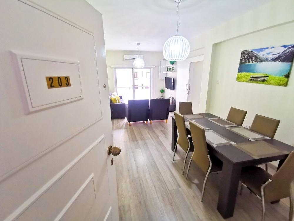 Beach-A-Holic Apartment 1