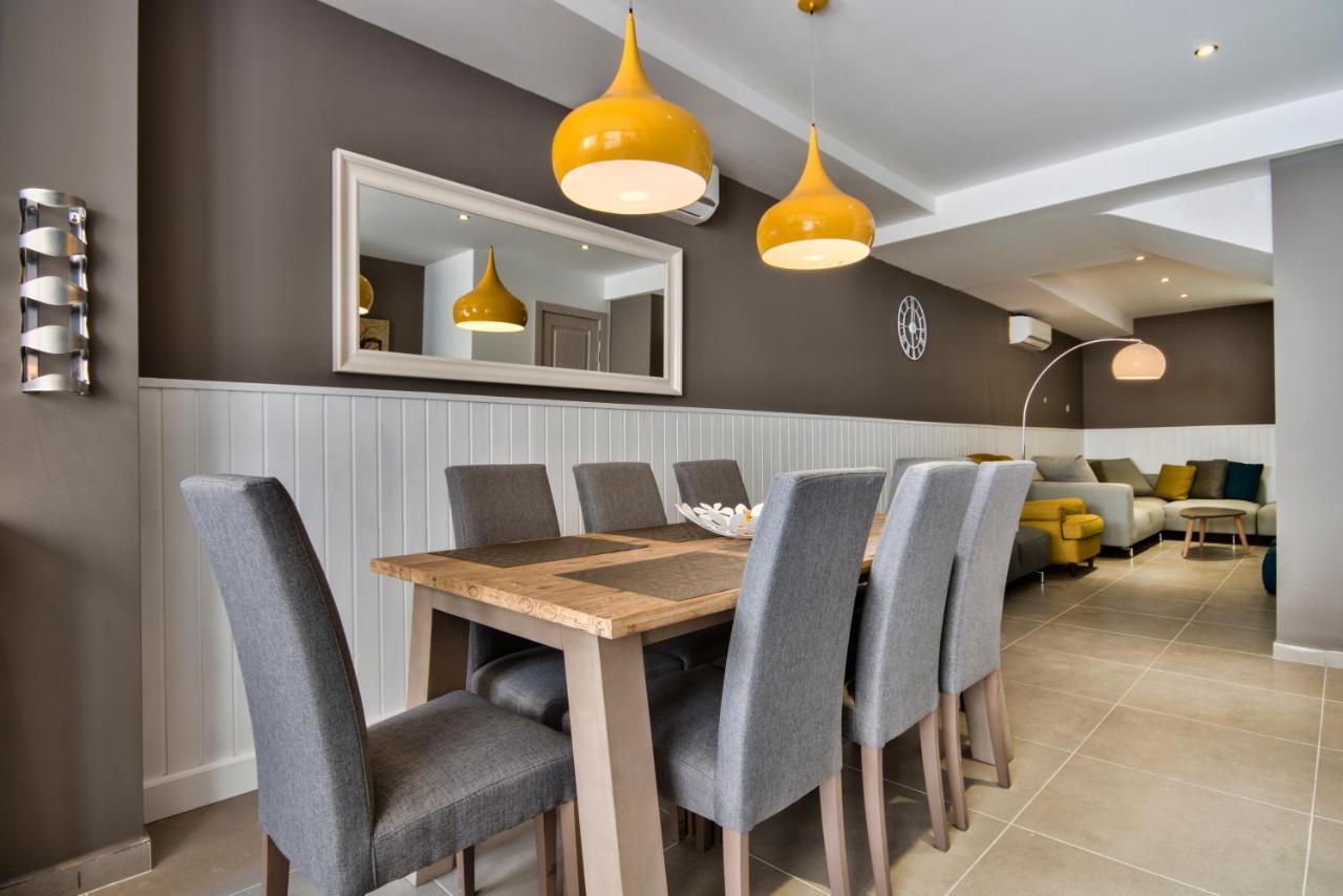 Amazing 4-Bedroom Sliema Town House with Jacuzzi 2