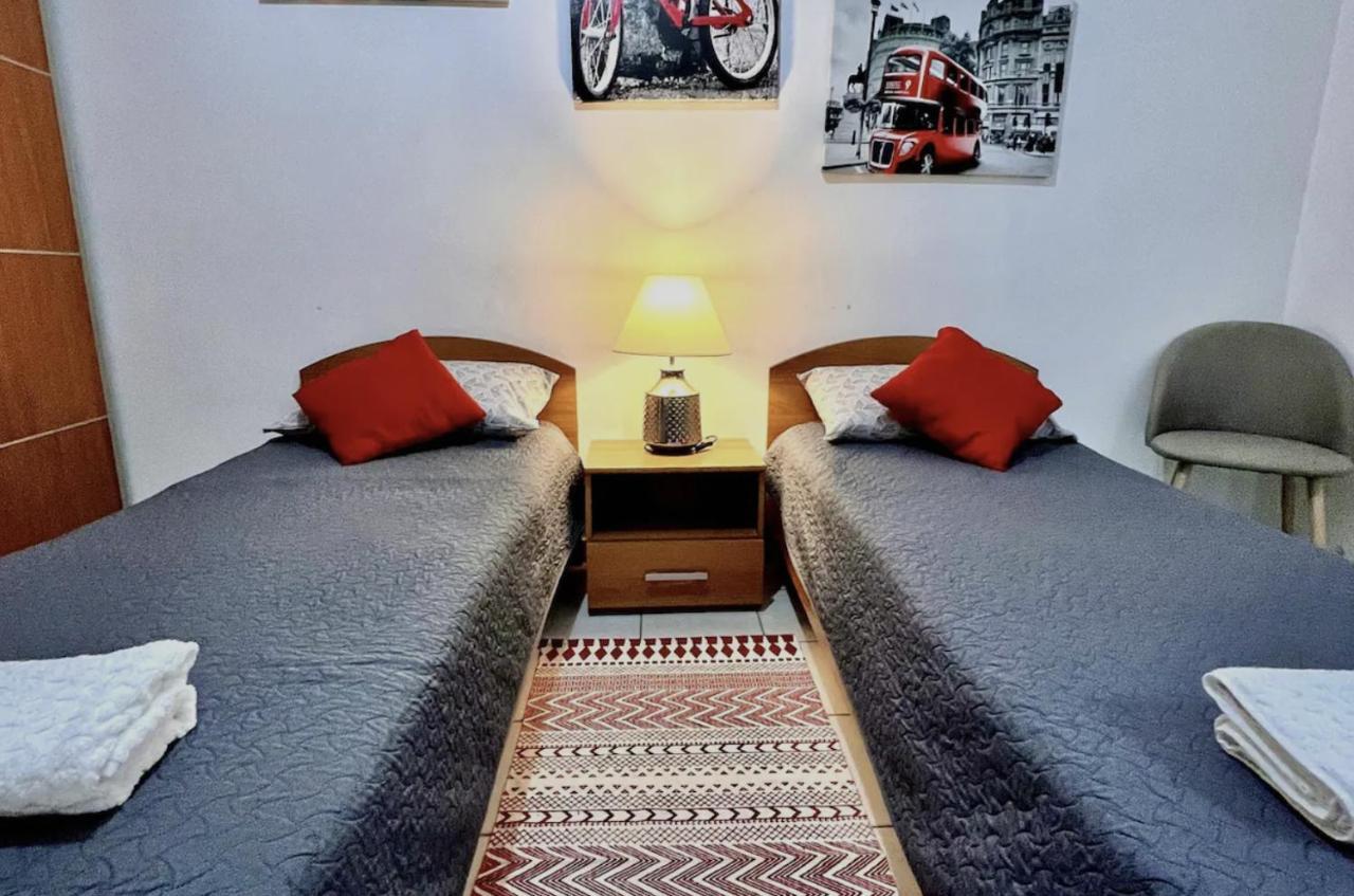 F2 2 Lovely Room, Living And Bathroom Shared , St Julians