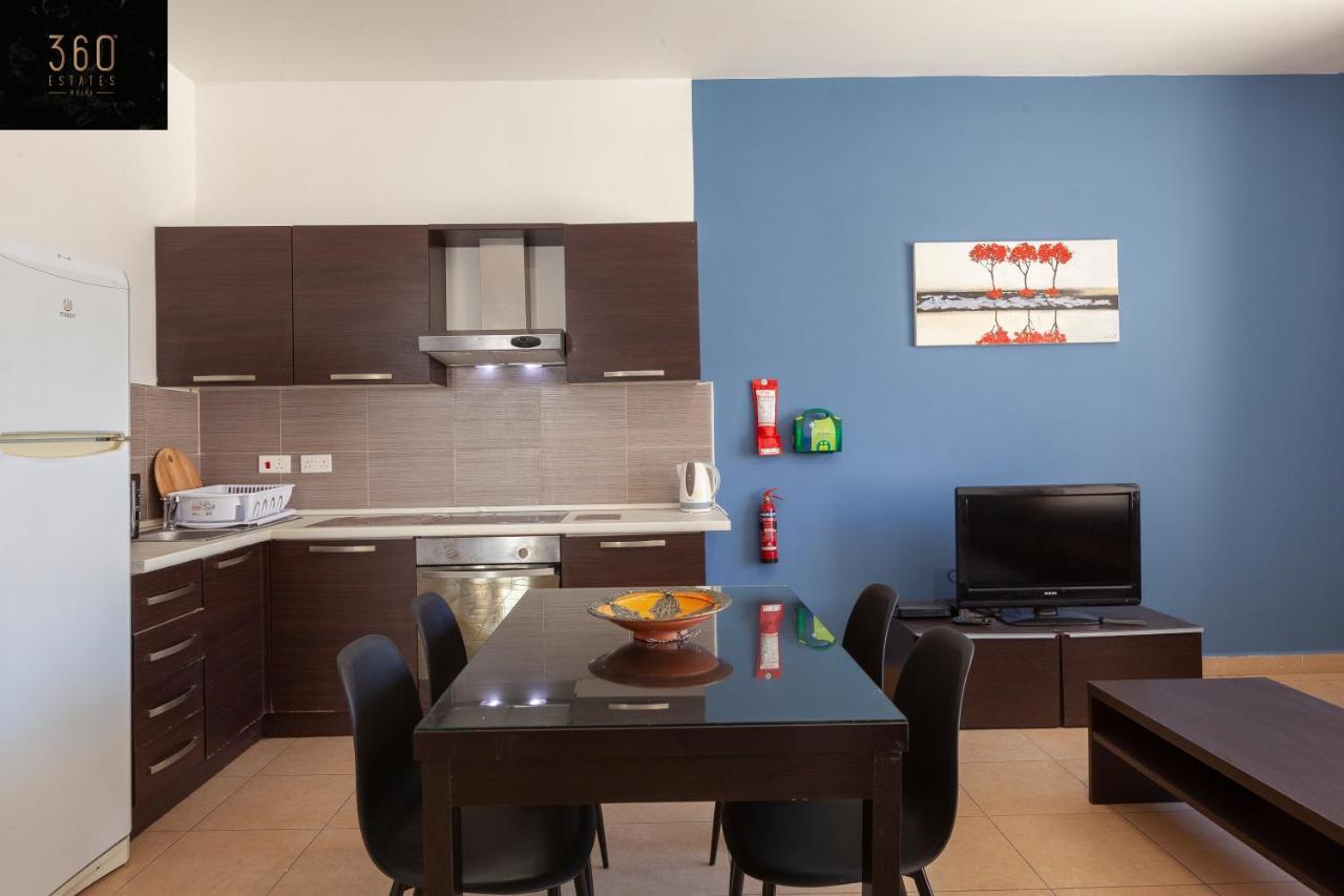 Spacious Pv Apt Close To Clubs & Schools with Wifi by 360 Estates 1