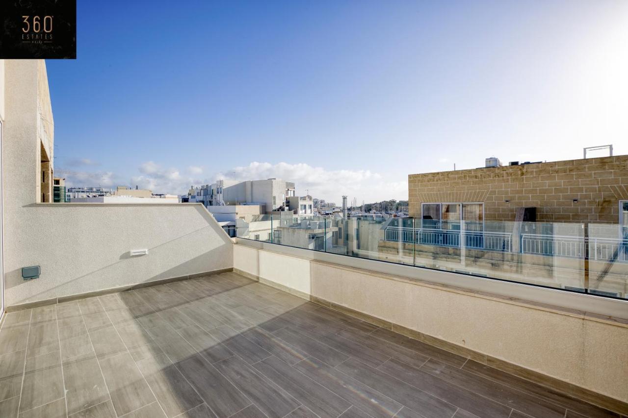 Brand New Apt, with Prvt Balcony & Wifi by 360 Estates 2