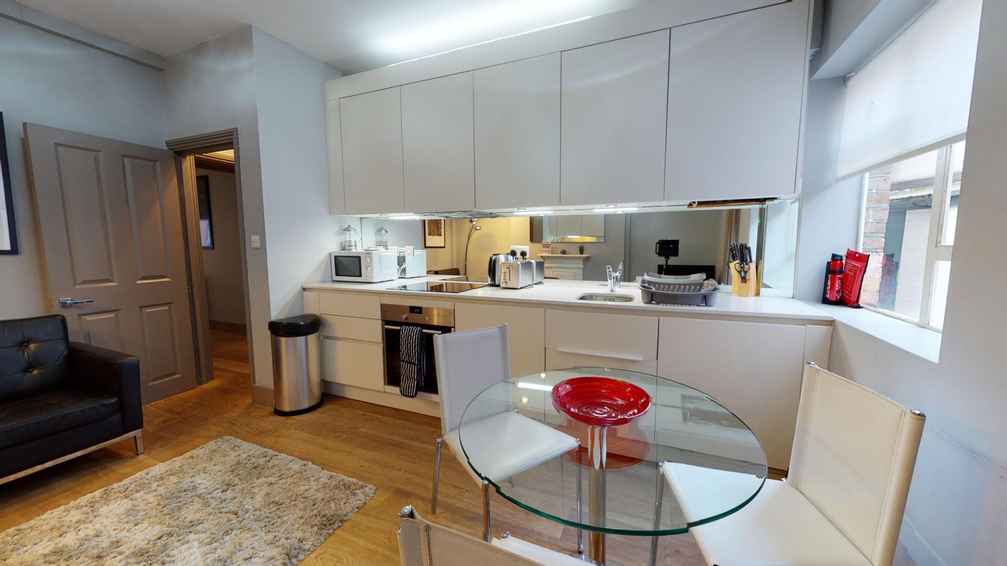 Spacious One Bed Apartment in Cleveland, Fitzrovia 2