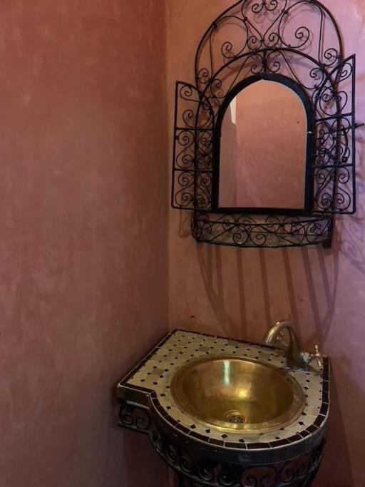 Ryad de Charme Authentique Piscine Calme 2