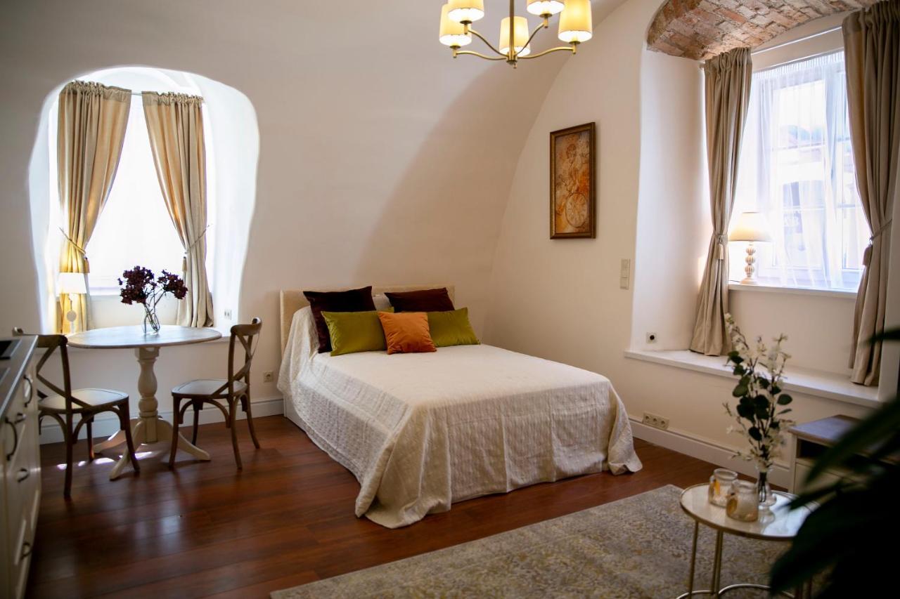 Heart of Old Town - St. Ann Apartment 1