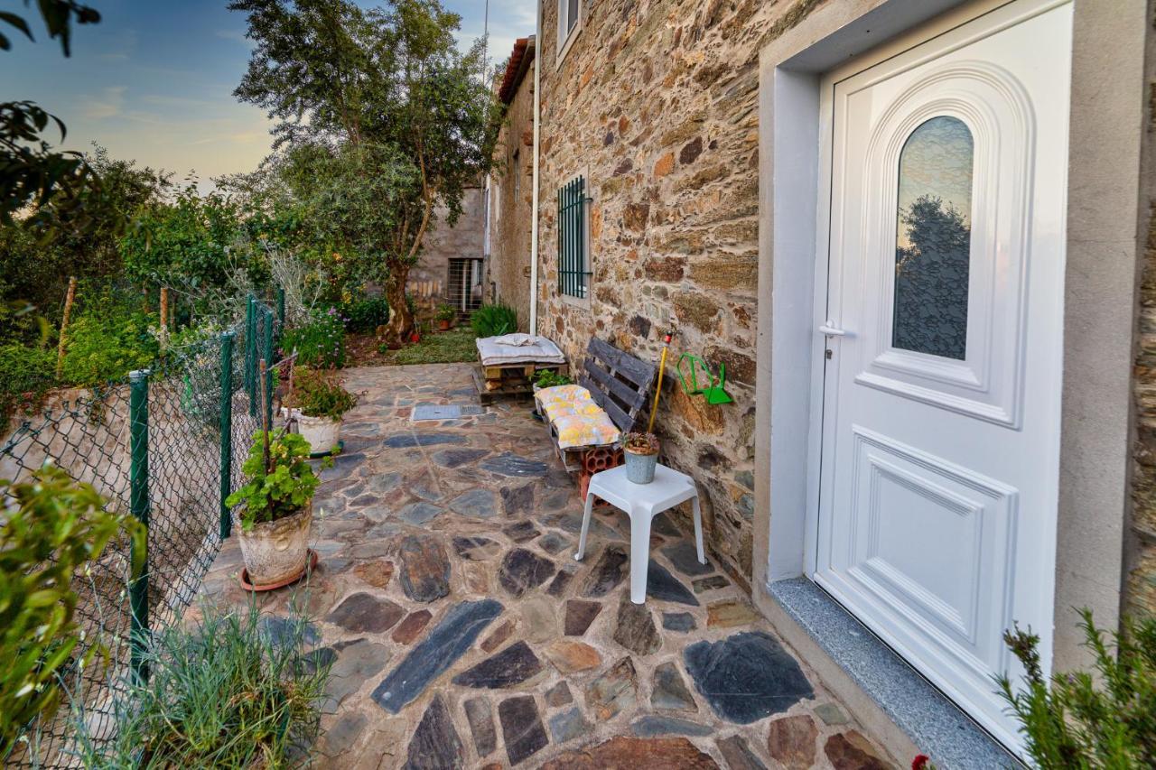 Casa Fundo Dos Palheiros 1