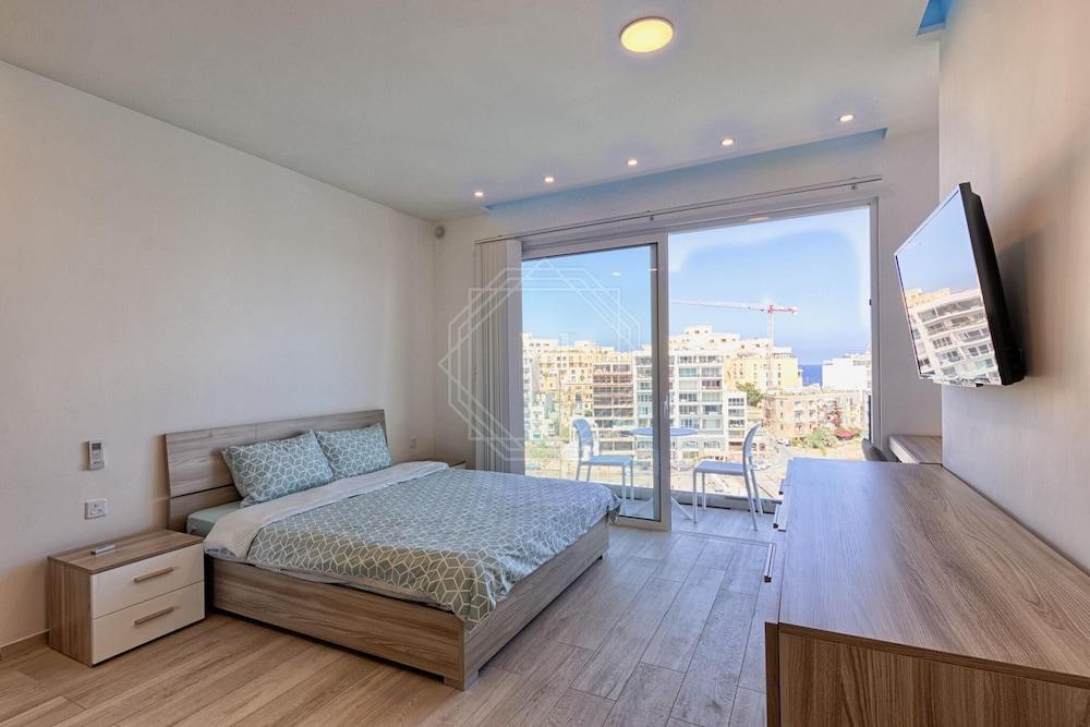 Seafront Triplex Penthouse Luxury Designer 2