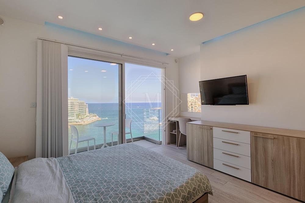 Seafront Triplex Penthouse Luxury Designer 1