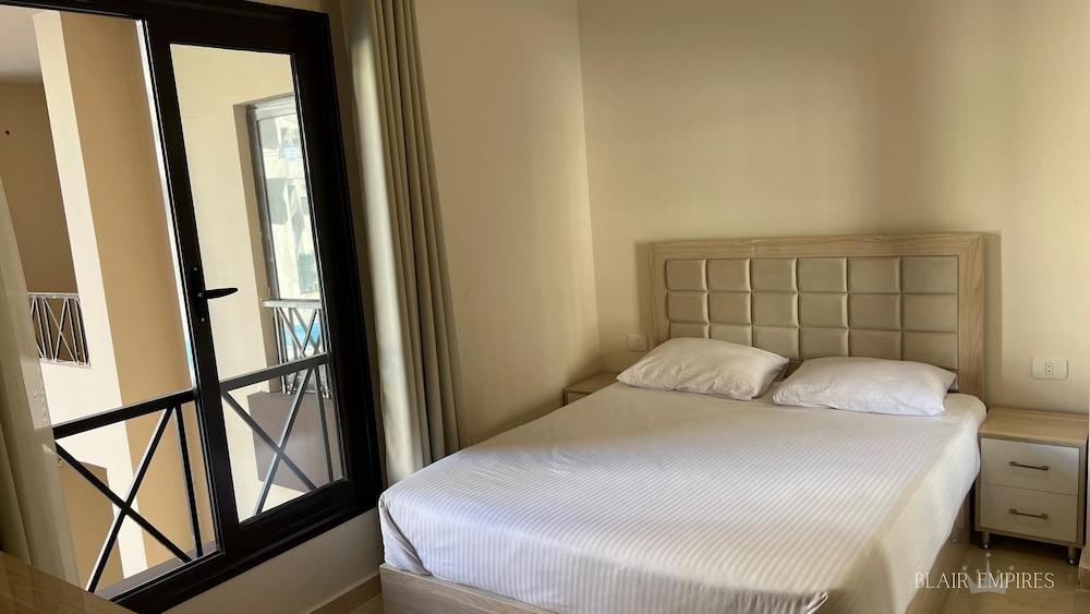 Charming 1-Bed Apartment 2