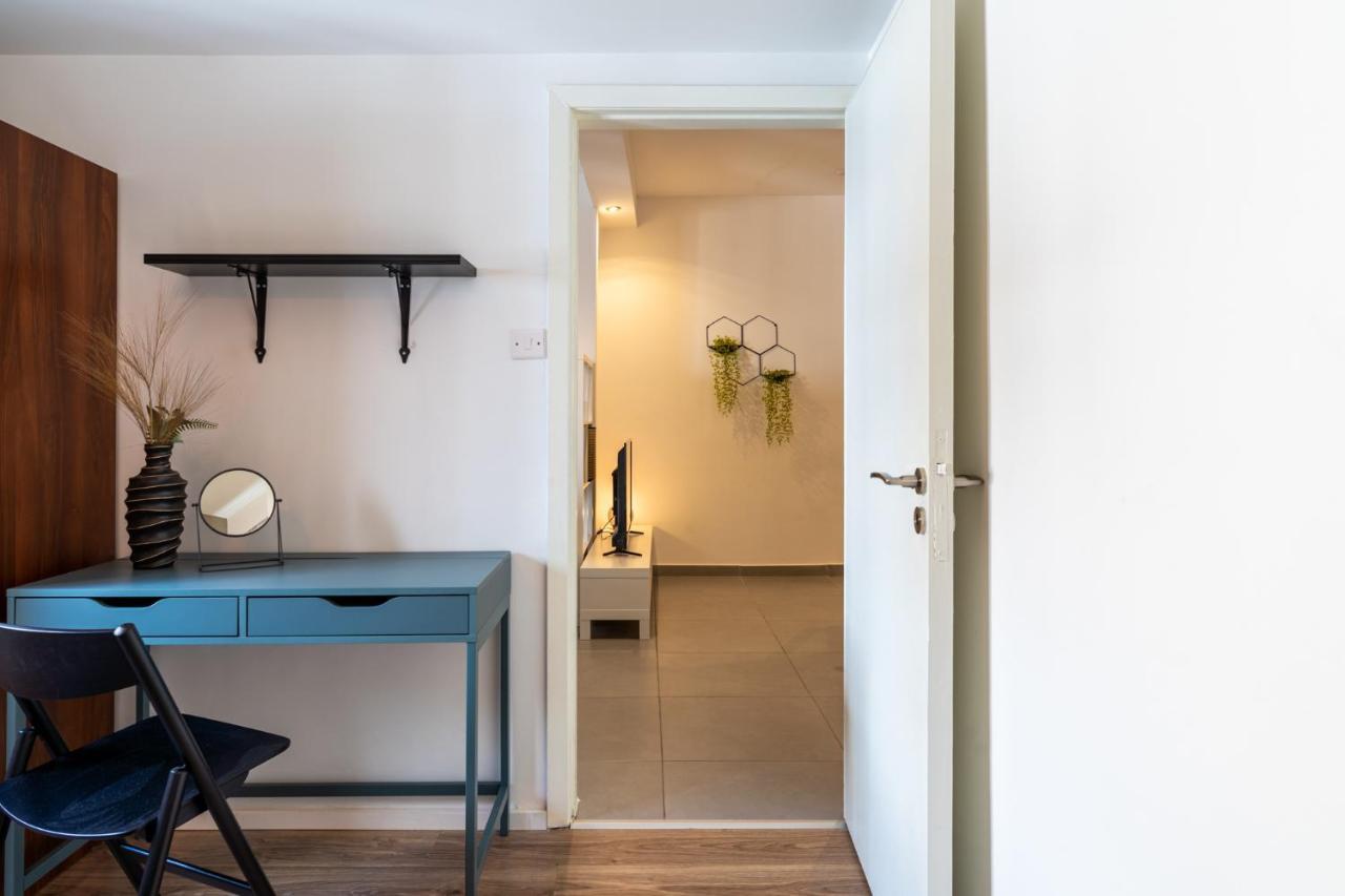 Chic Hideaway 1-Br Apt in Larnaca 2