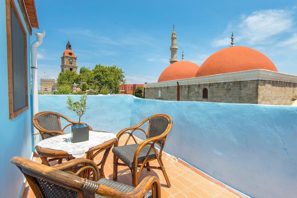 Old Town Roloi House