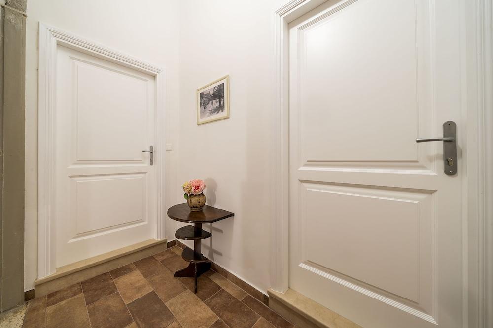 Old Town Apartment Near Stradun 1