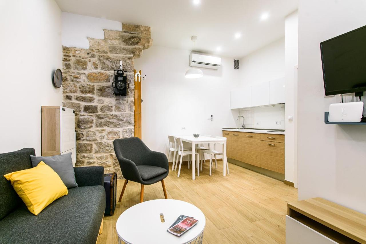 Hidden Gem Old Town Apartment by Duhomes 1