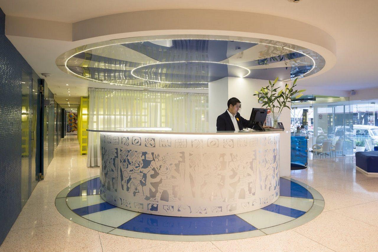 Room Mate Valentina 2