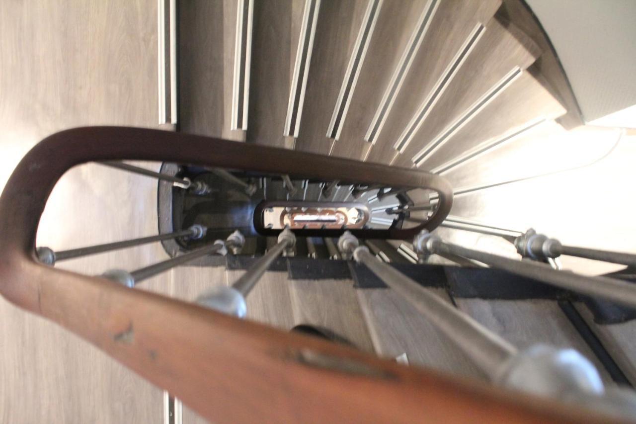 Avia Saphir Montparnasse 2