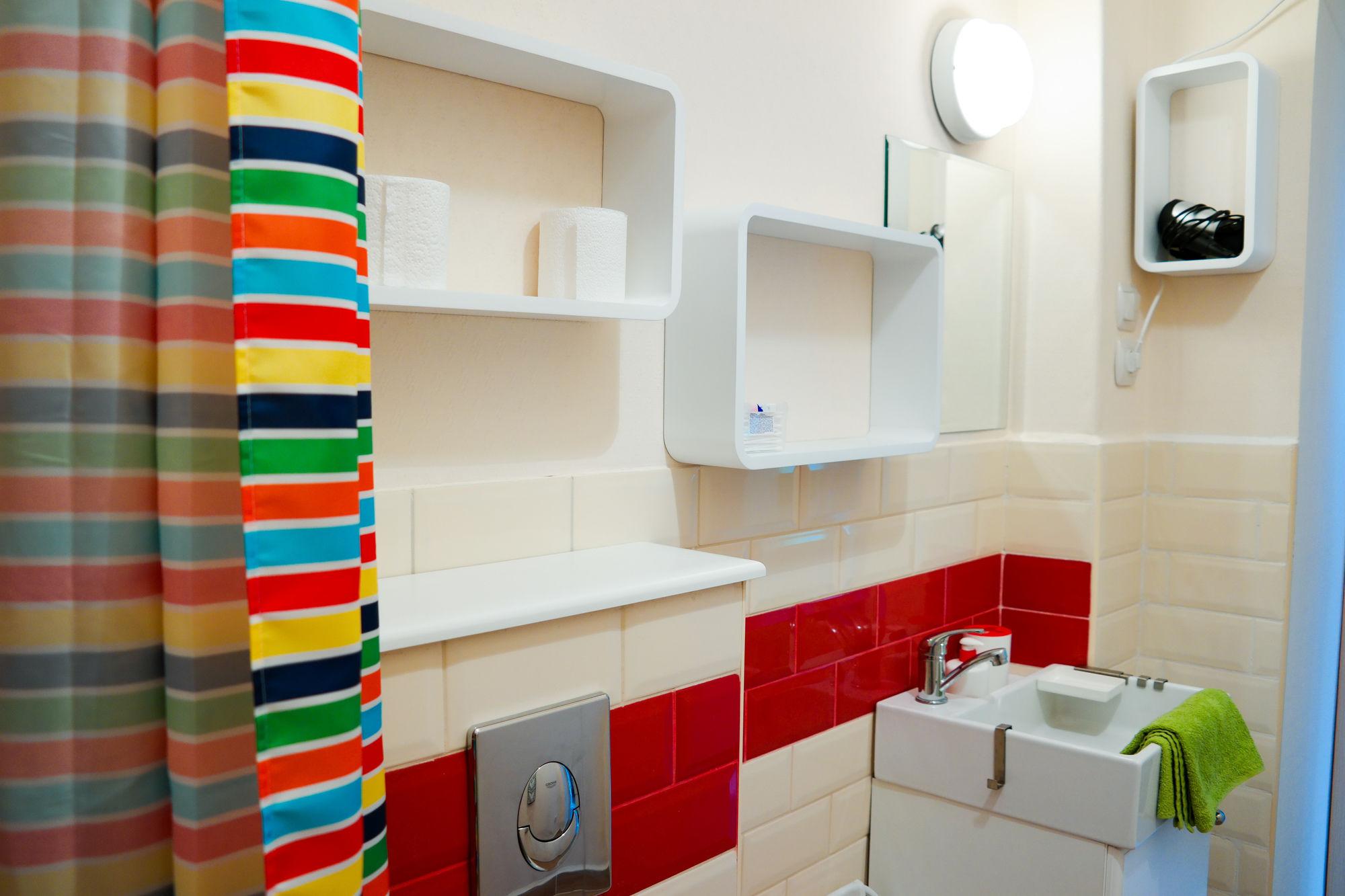 Opera Guesthouse & Apartments