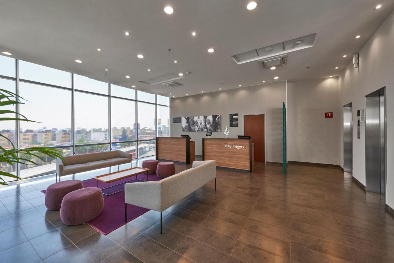 City Express la Raza 1