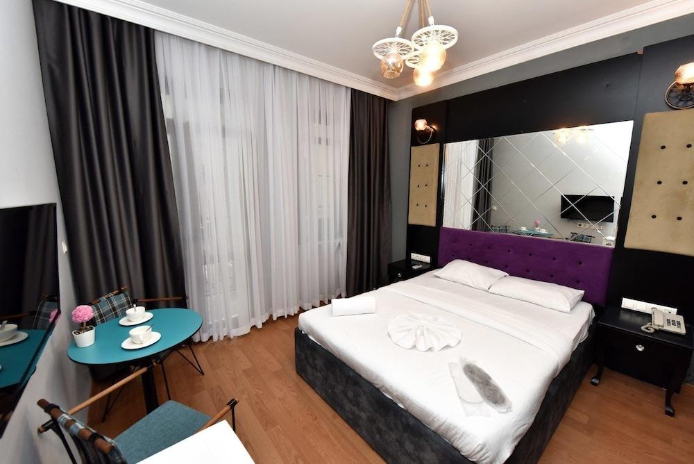 Royal Garden Suite Hotel 1