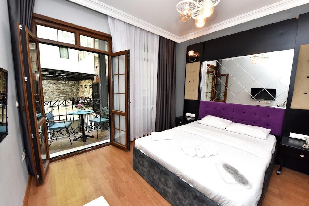 Royal Garden Suite Hotel 2