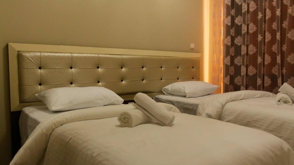 Julia Domna Apartments 2