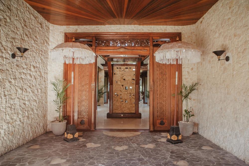Massive Villa Brawa in Canggu 1