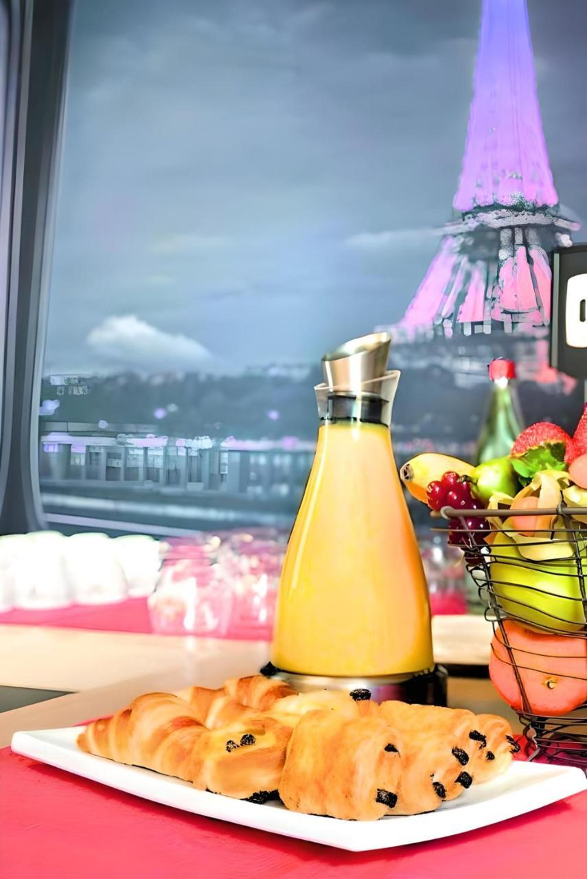 Kyriad Paris Nord Porte de Saint-Ouen 2