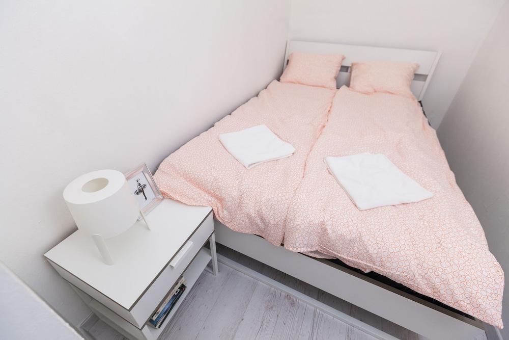 Classic Ernesto Near Opera 1