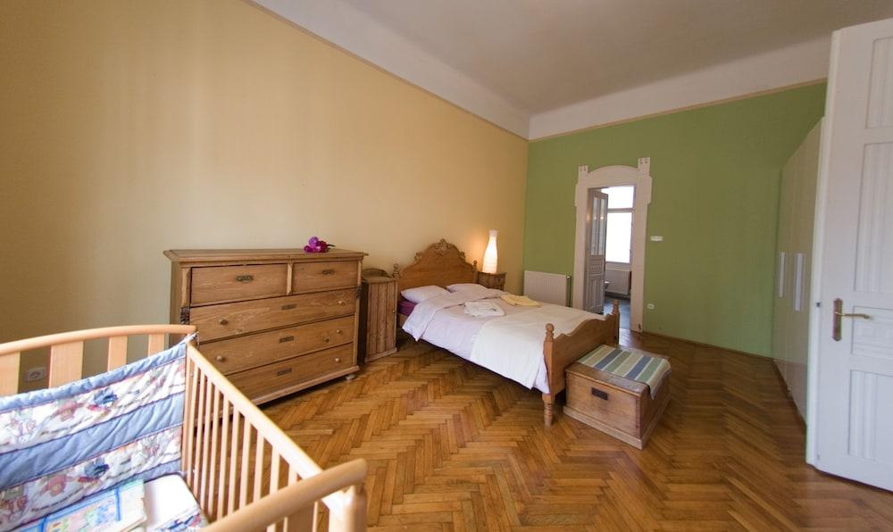 Opera Theater Apartment 1