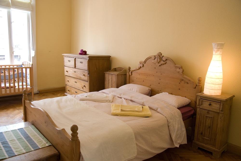 Opera Theater Apartment 2