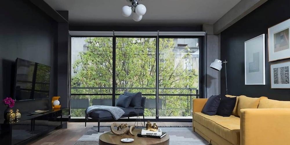 Zeitgeist Roma Studio by Mr.W