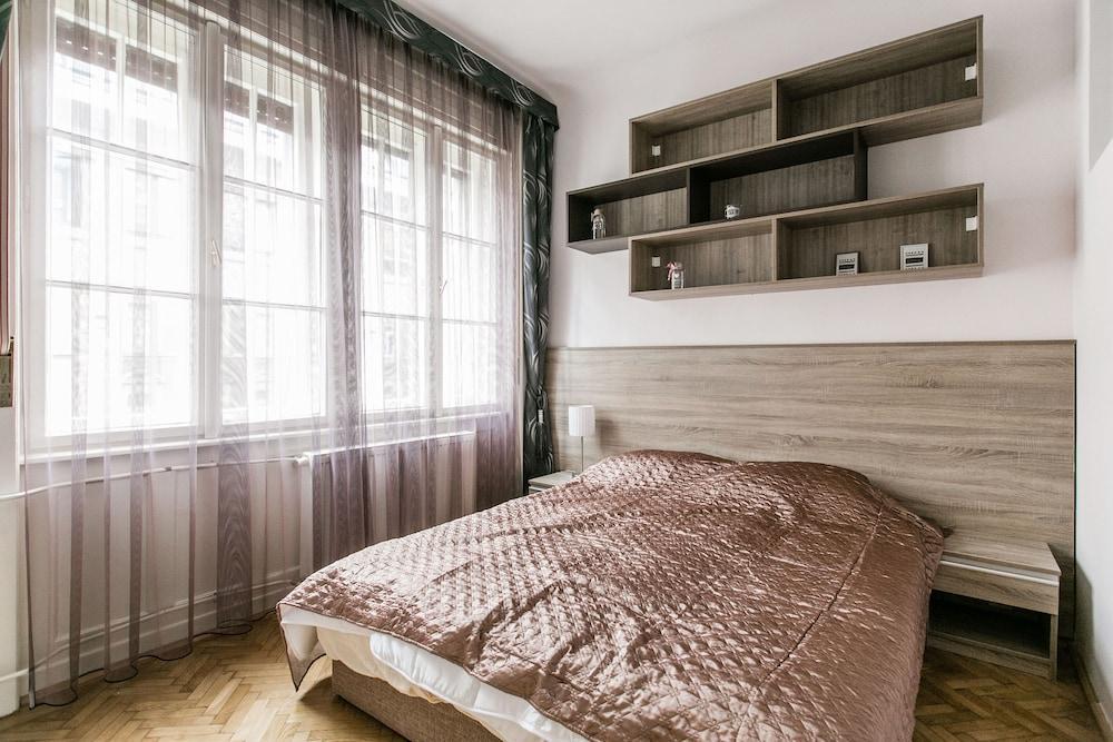 Nagymezo 33 Apartment 1